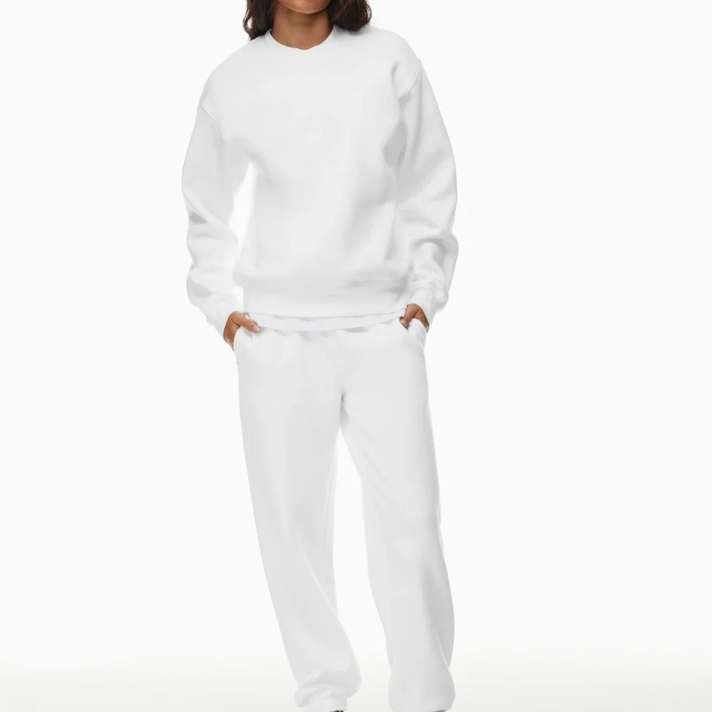 Aritzia Tna Cozy Fleece Perfect Crew Sweatshirt - Picture 6 of 8